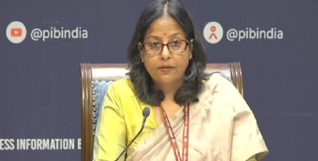 देश में पेट्रोल, डीजल और कच्चे तेल का पर्याप्त स्टॉक, एलपीजी की सप्लाई स्थिर: सरकार