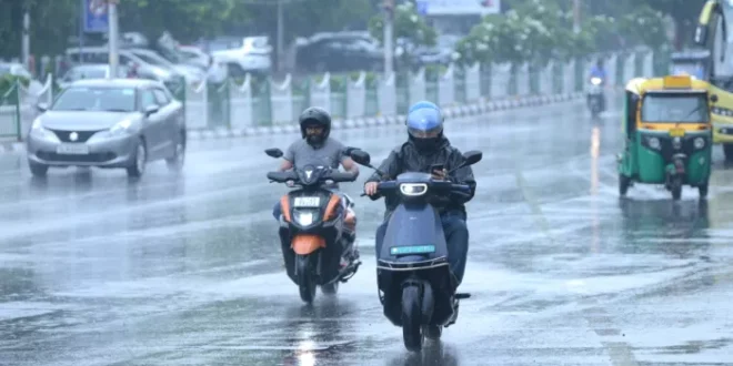 दिल्ली समेत देश के अन्य क्षेत्रों में अगले दो-तीन दिनों तक हल्की बारिश के आसार